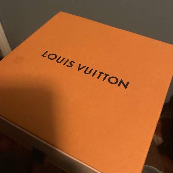 Louis Vuitton Belt Initiales - Picture 6 of 8